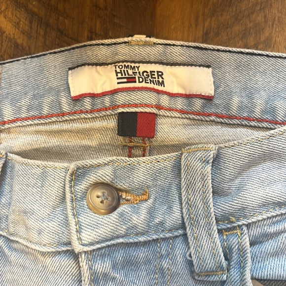 Light wash Tommy Hilfiger skinny jeans - Picture 3 of 5